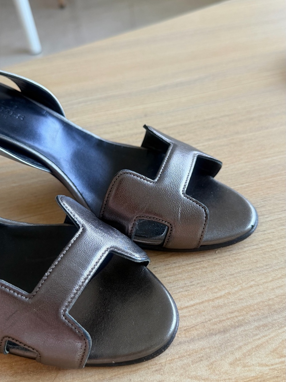 Hermès Oasis Slingback Sandals – Size 37 - Picture 5 of 11